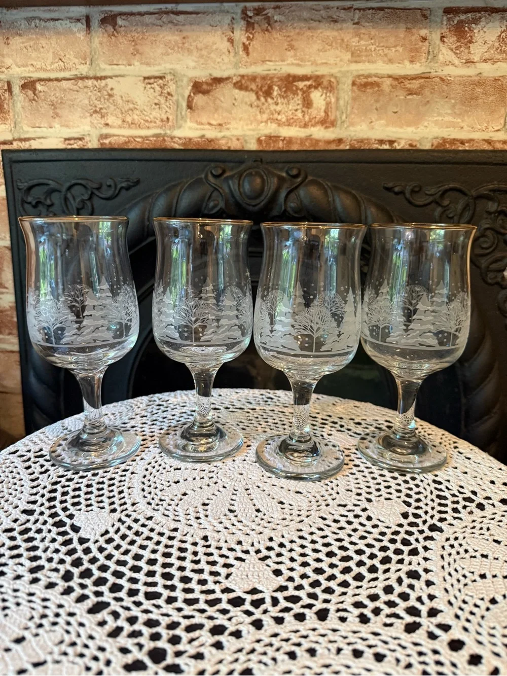 Vtg Arby’s Frosted Pines Holiday Stemware Wine Water Glasses Trees Christmas (4)